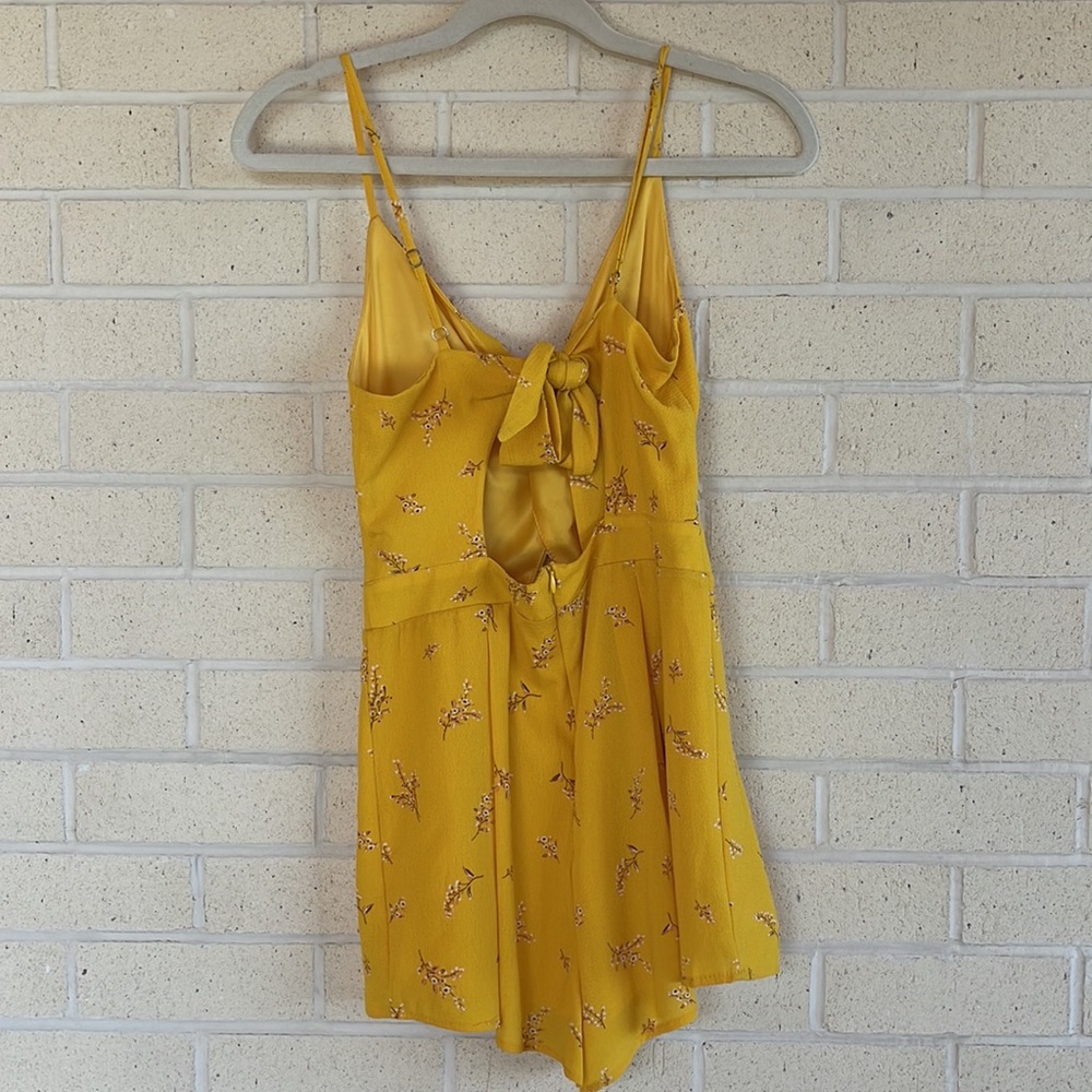 Yellow romper - Picture 3 of 4